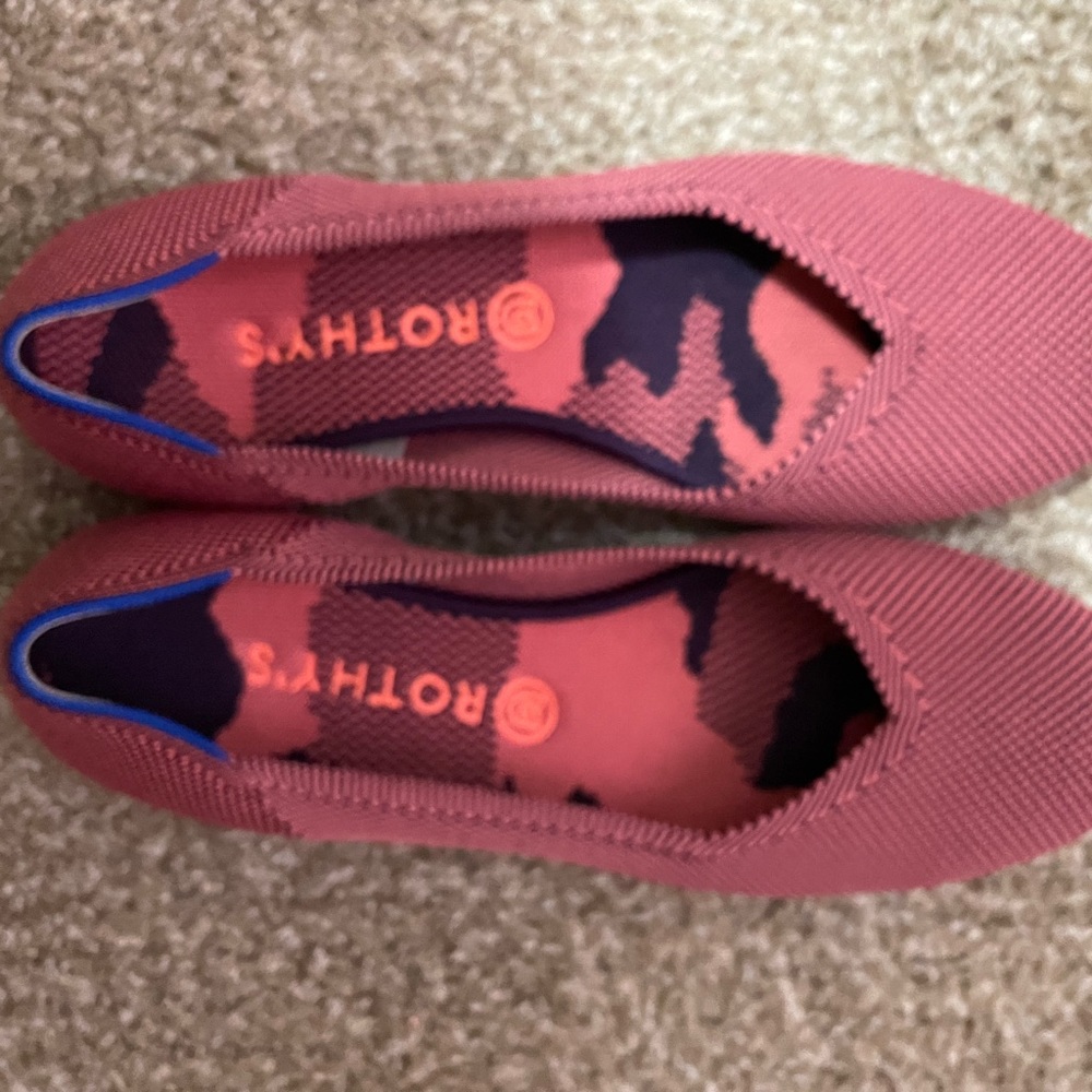 Magenta Rothy’s W Size 10.5 - Picture 2 of 2